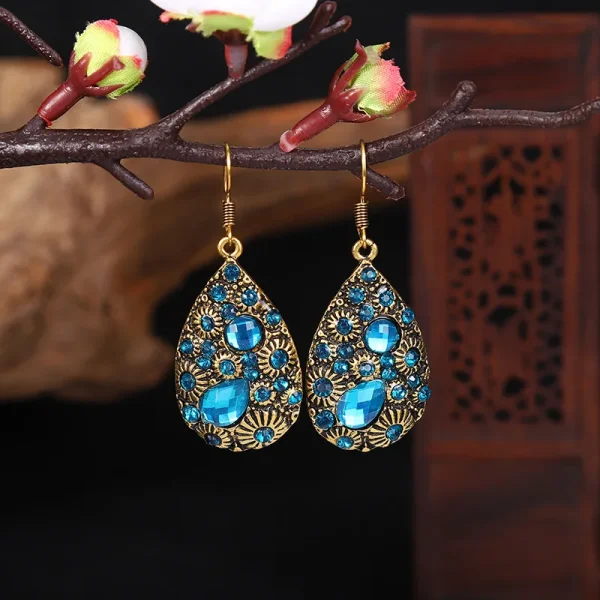 Vintage Water Drop Dangle Earrings - Image 3