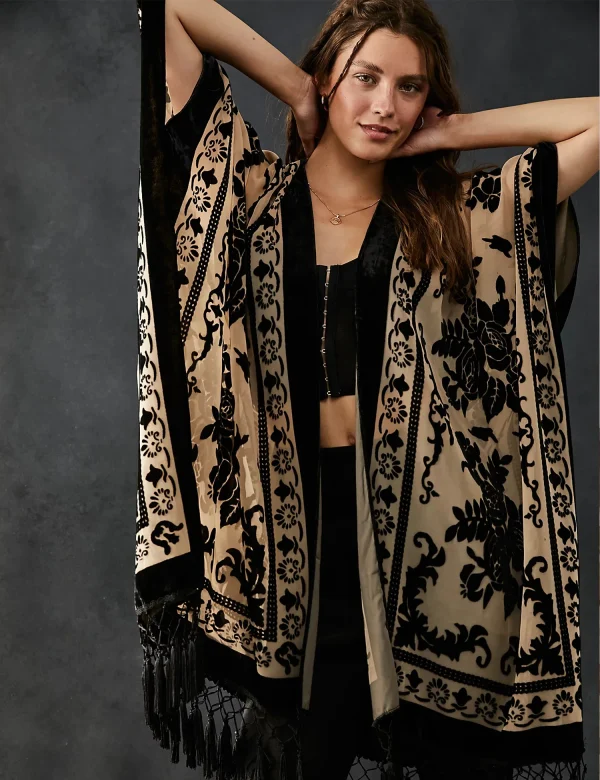 Bohemian kimono long cardigan with tassels - Image 2